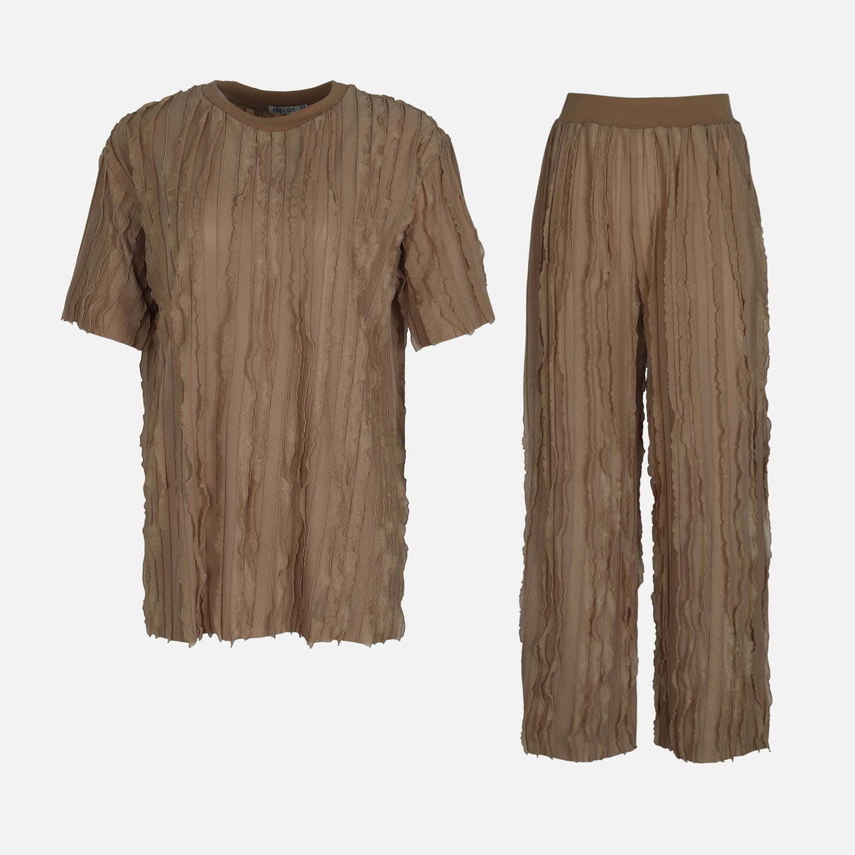 طقم بنطلون و تيشيرت نسائي