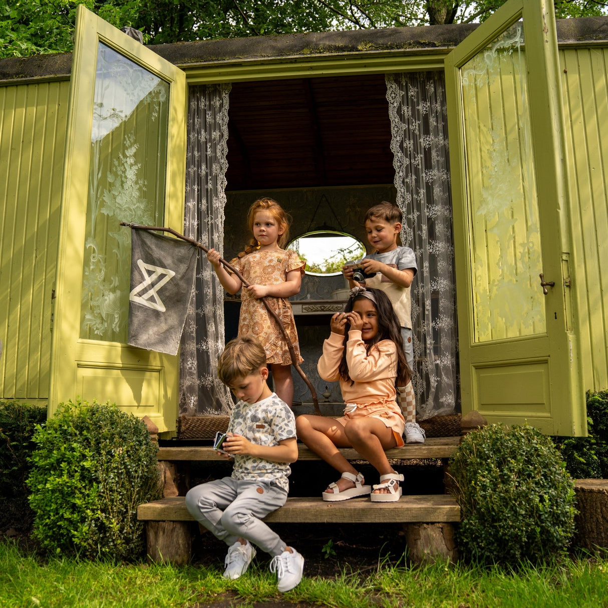 GIRLS JOGGING SHORTS