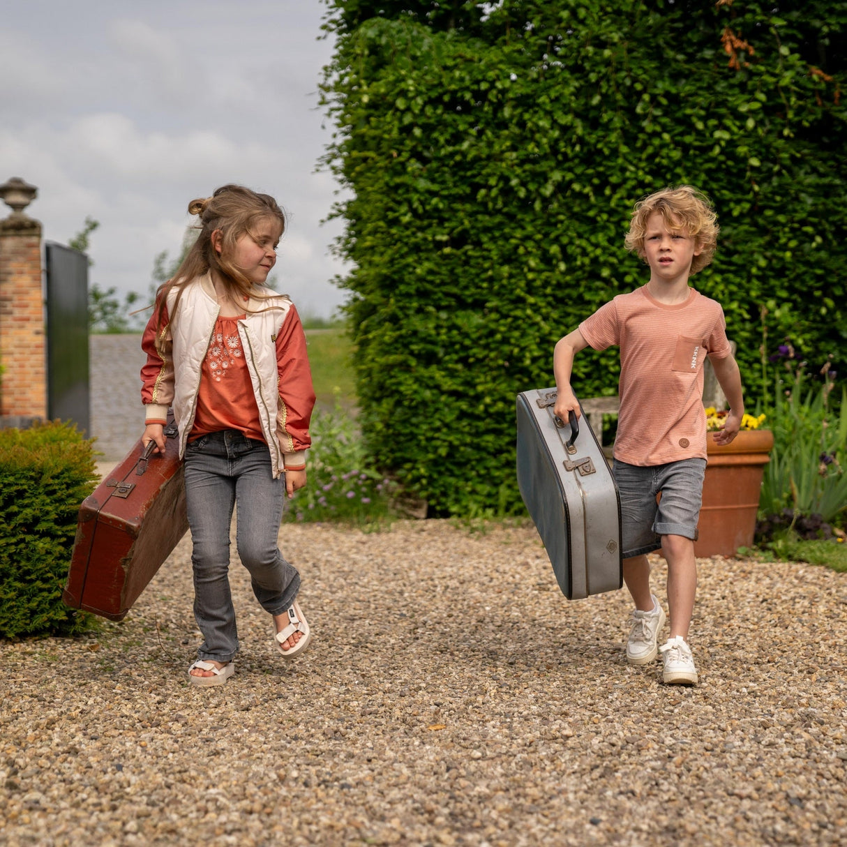 GIRLS TOP WITH STRAPS