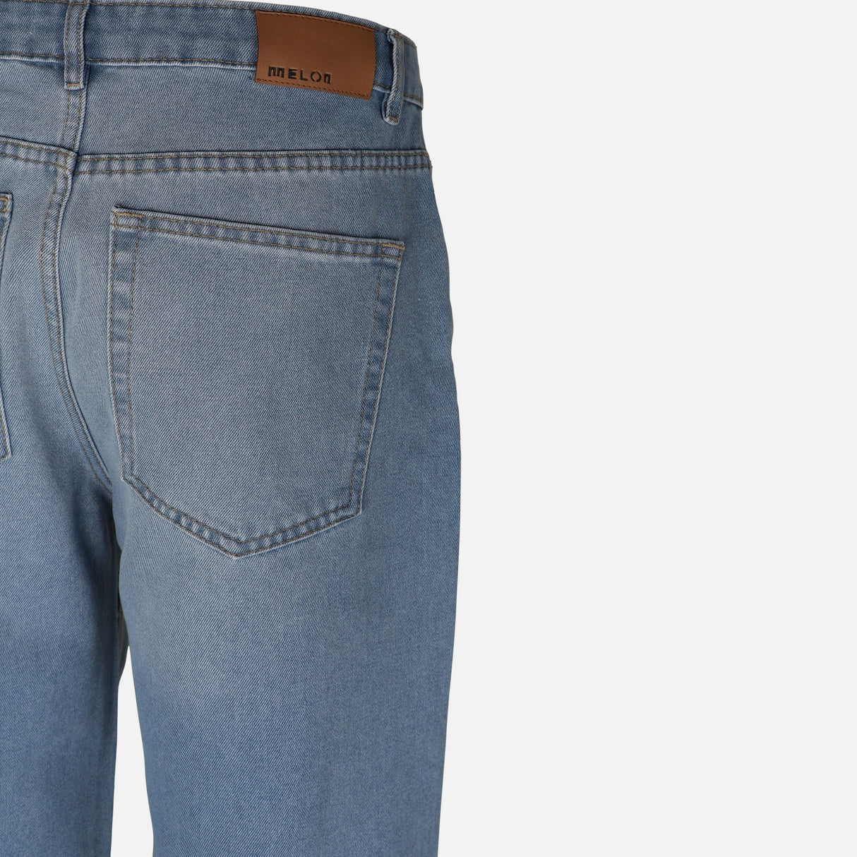 WOMEN STRAIGHT MID WAIST PANT JEANS