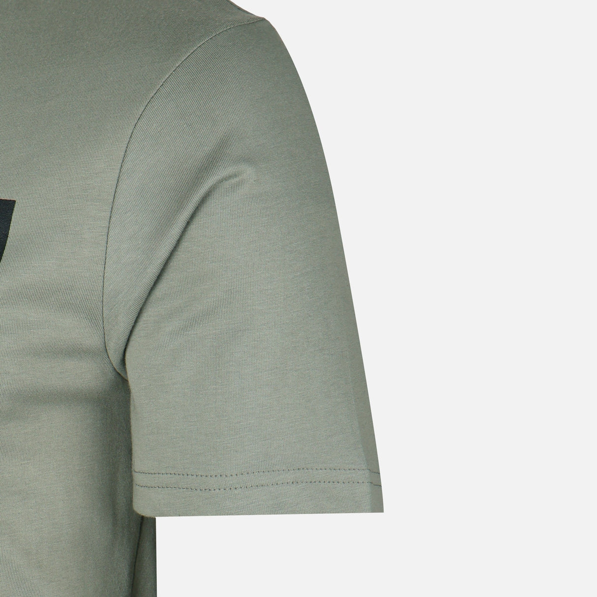 Men T-Shirt Round Neck