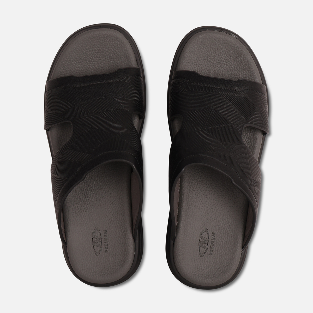 Men Embossed Arabic Slipper