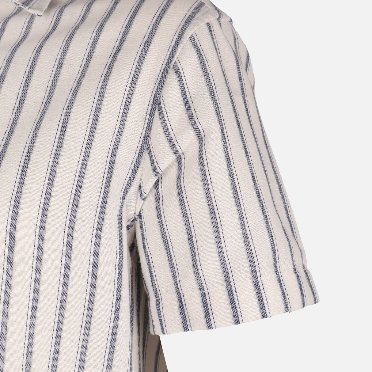 Men Woven Short Sleeve Shirt