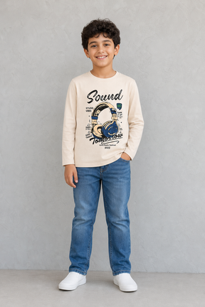 SLSN2648-TB BOYS GRAPHIC T SHIRT / SLSN2648-TB BOYS GRAPHIC - BEIGE - on model