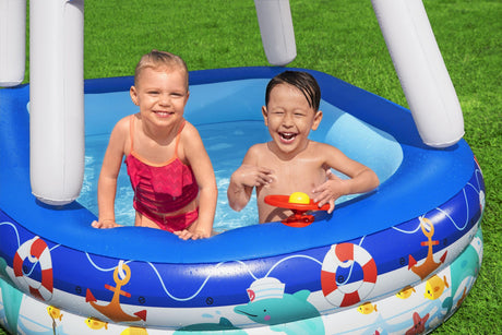 Sea Captain Family Pool With Sunshade