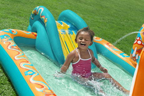 Retro Groove Family Water Play Center